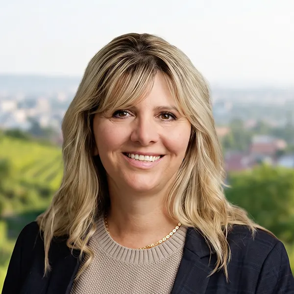 Monika Debnárová